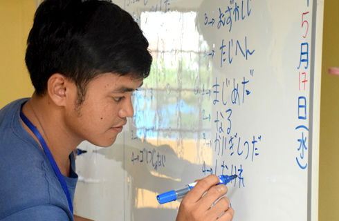 母体は日本語学校